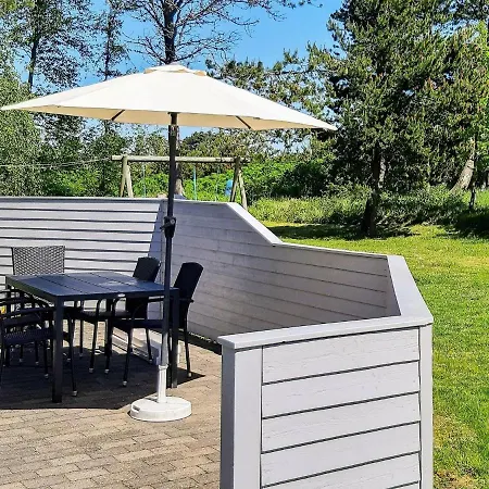 4 Person Holiday In S By